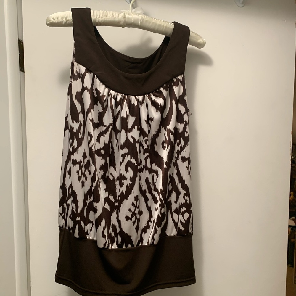 Sleeveless blouse